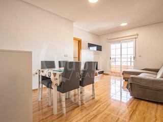 Apartamento en Avenida mar del 9. Apartamento en segunda planta con plaza de garaje y trastero a l