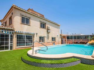 Maison à Calle boticcelli 2. Chalet independiente a la venta en el chaparral, torrevieja conf