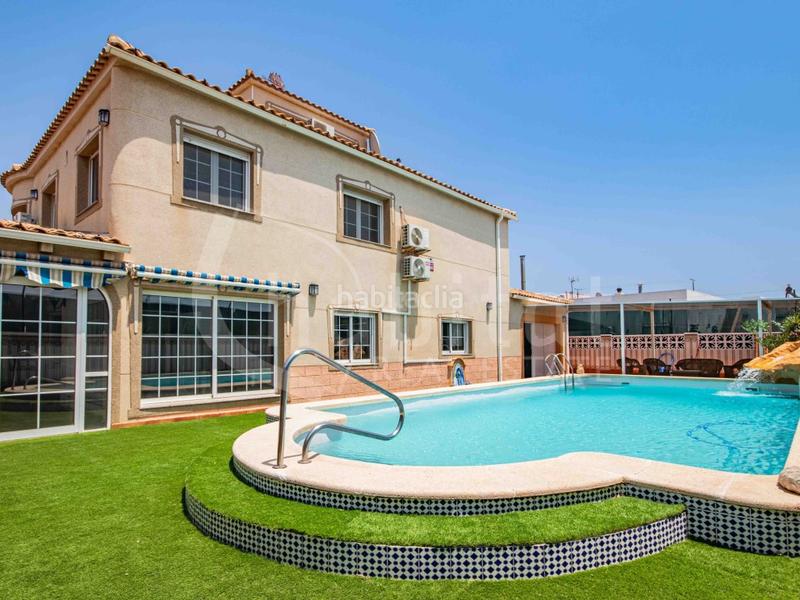 Foto 1a5334b3-250f-43c0-8c58-0ed22d48d988. Casa a calle boticcelli 2 a Zona Carrefour - Urbanizaciones Torrevieja