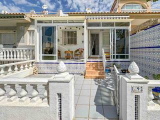 Haus in Calle saturno 7. Bungalow en planta baja con jardín, terraza y solárium privado e