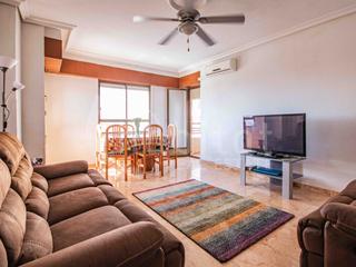 Appartement en Avenida mar del 70. Apartamento en segunda planta con 4 dormitorios y terraza orient
