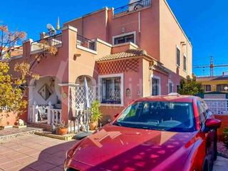 Casa adossada en Calle romero 145. Villa semiadosada tipo quad con jardn, solrium y piscina comun
