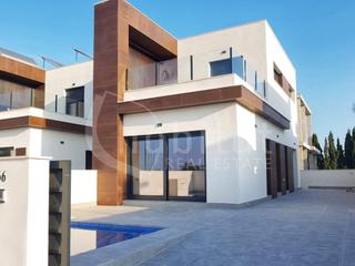 Casa aparellada  Calle manuel de falla s/n. Pareados de obra nueva en daya nueva, alicante