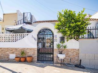 Casa en Calle maria callas 31-b. Bungalow en planta baja con piscina comunitaria en venta en beni