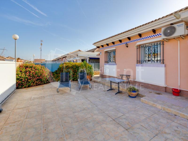 Foto 0b885cf9-4bf7-420b-a405-6dfe69d1c177. Casa in calle chumbera 93 in Montesinos (Los)