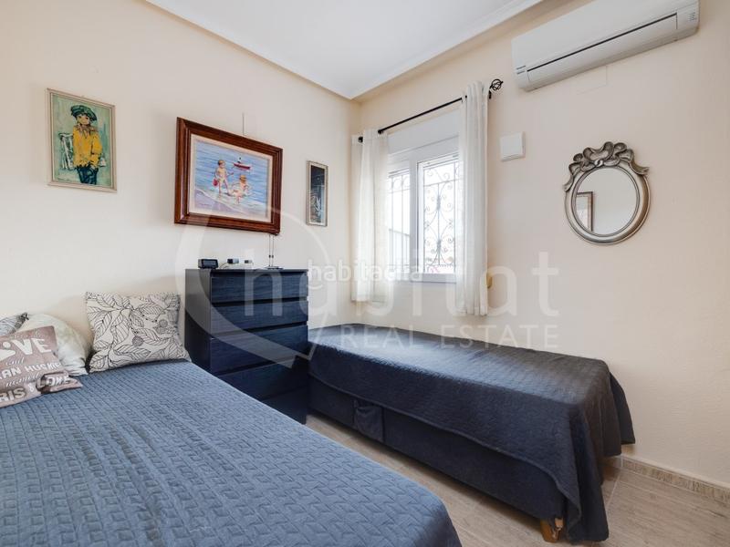 Foto 1757069d-235d-44fe-b719-b8f56bbbe031. Casa in calle chumbera 93 in Montesinos (Los)