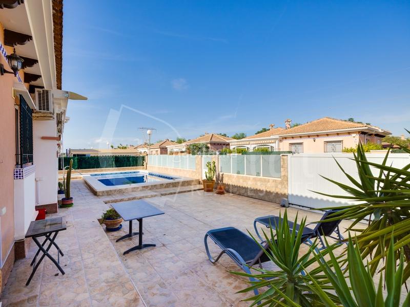 Foto 435e568d-294c-43d9-aeb8-a082566776b9. Casa in calle chumbera 93 in Montesinos (Los)