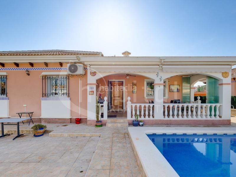 Foto 6255662b-e7bd-4489-8f0d-c1d0c70b56a7. Casa in calle chumbera 93 in Montesinos (Los)