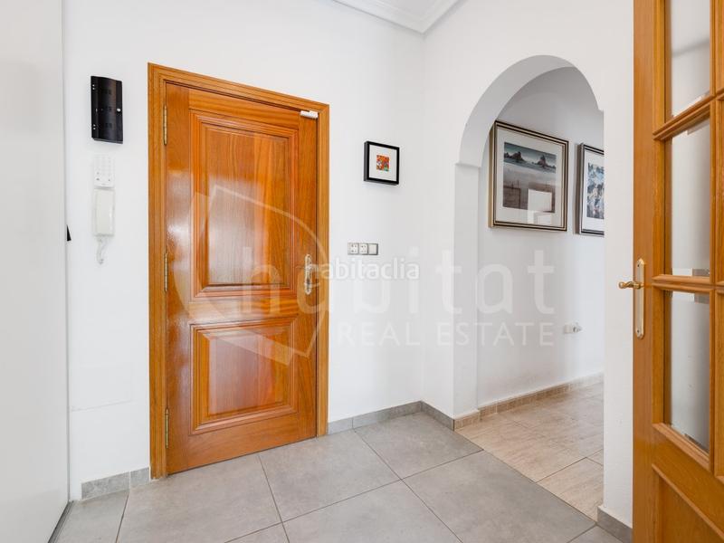 Foto 684b3a7a-7df4-4cd5-a8d9-d564d3ac18a7. Casa in calle chumbera 93 in Montesinos (Los)