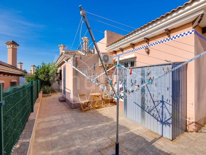 Foto a9c84f68-d140-479f-957e-b988a2742237. Casa in calle chumbera 93 in Montesinos (Los)