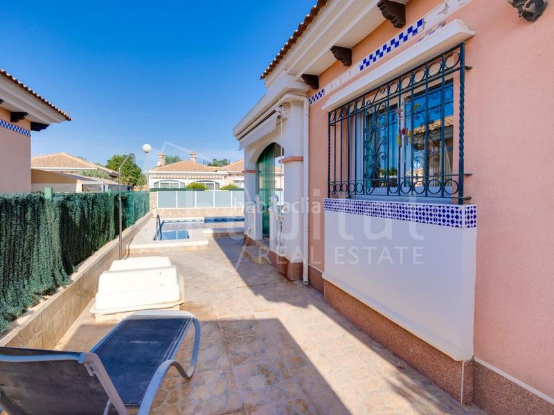 Foto b13f5da9-0ba7-4532-8cef-6f4a79460a60. Casa in calle chumbera 93 in Montesinos (Los)