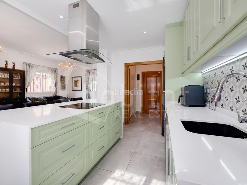 Foto c7c0c904-d204-4f67-8b2a-997f87eb7c4c. Casa in calle chumbera 93 in Montesinos (Los)