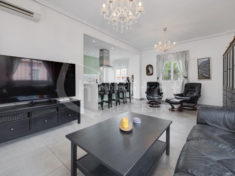 Foto cd4b78d0-1d1b-459a-9755-bccea37a8f4a. Casa in calle chumbera 93 in Montesinos (Los)