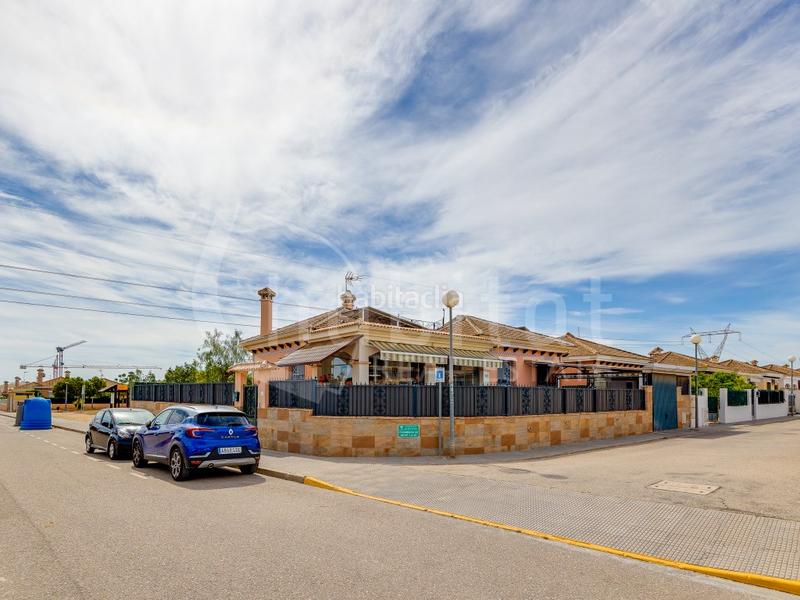 Foto e08e3bed-cf01-488f-8978-da7ccca72558. Casa in calle chumbera 93 in Montesinos (Los)