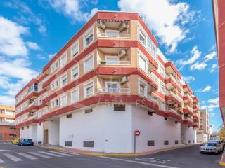 Miete Appartement in Calle diego montesinos 5. Apartamento en primera planta con solárium y piscina comunitaria