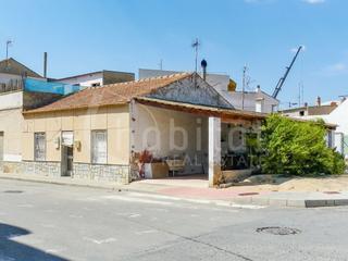 Masía  N/a. Casa de pueblo a la venta en ubicación céntrica en los montesino