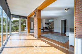 Casa  Carrer can llobet. Magnifica casa orientada al sur