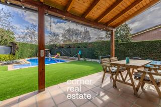 Chalet  Avenida avinguda de montserrat roig. Espectacular vivienda unifamiliar en mirasol.
