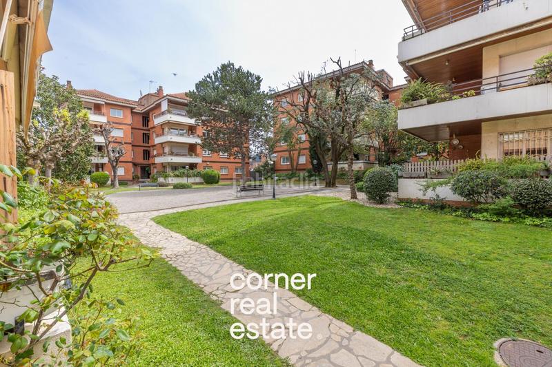 Foto b21f931c-8f3e-45b7-961e-b064bdb28e52. Planta baja magnífico bajo con terraza en Eixample en Sant Cugat del Vallès