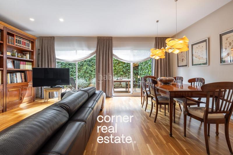 Foto f809318a-f6c3-4392-aad1-dbf8cad4775d. Casa adosada increíble chalet adosado en parc central en Sant Cugat del Vallès