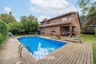 Casa  Passeig vall. Vive el equilibrio perfecto entre confort y entorno natural en e