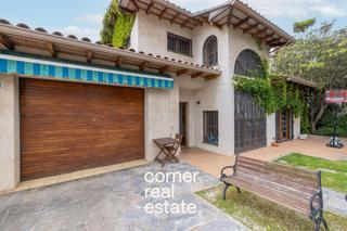 Casa  Carrer perez galdos. Tu refugio en valldoreix naturaleza, calma y hogar