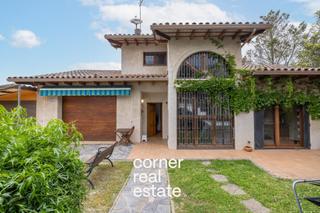 Maison  Carrer perez galdos. Tu refugio en valldoreix naturaleza, calma y hogar