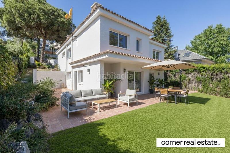 Foto 396a93c6-9a1f-4cc2-aeb3-df18b098d7be. Maison avec chauffage parking piscine dans Bellaterra