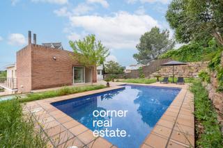 Chalet  Passeig tossal. Villa exclusiva en monmany