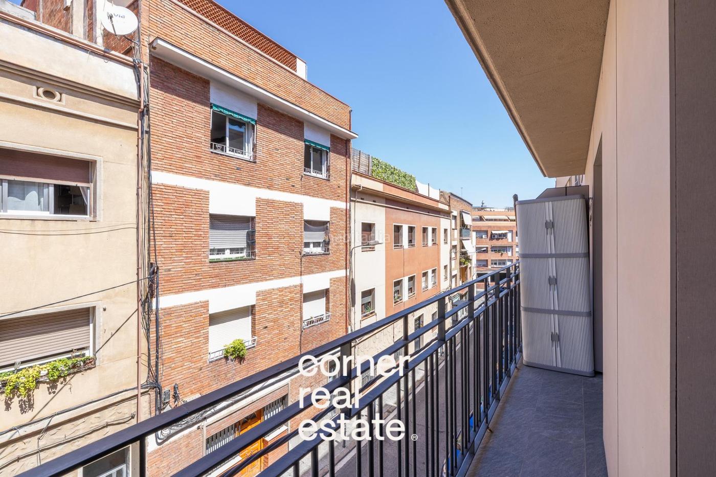 Espectacular piso de dos dormitorios con balcn y terraza Barcelona
