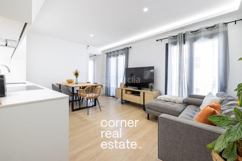 Foto b6cd2f32-d5e1-4341-b23d-cefbe972334c. Piso espectacular piso de dos dormitorios con balcón y terraza en Barcelona