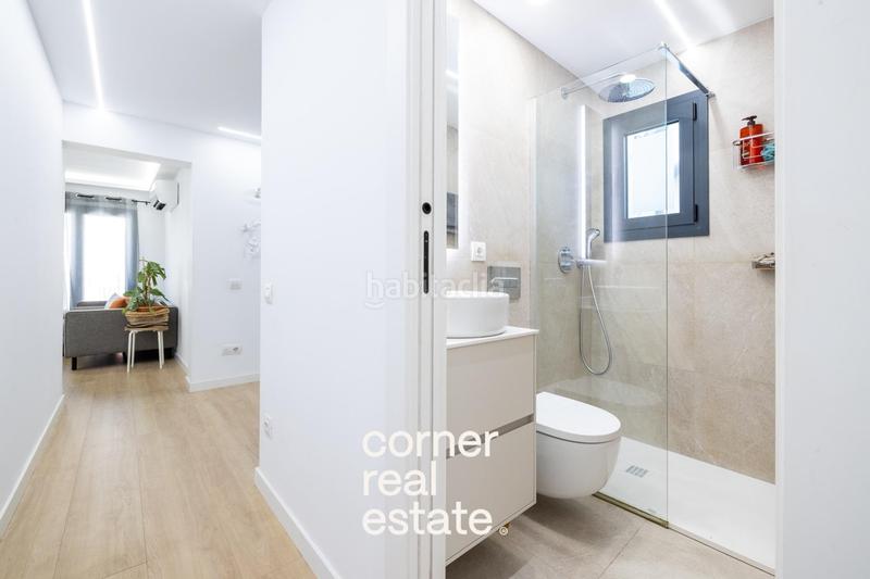 Foto f58b64c3-80e5-42f9-837a-7525757ddc07. Piso espectacular piso de dos dormitorios con balcón y terraza en Barcelona