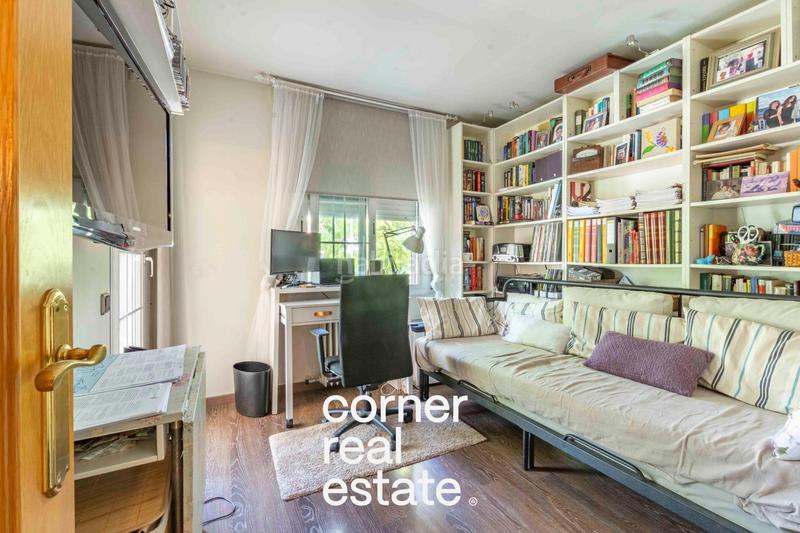 Foto a8ad01c4-d9e4-4ea0-b6f9-8182340cd0b9. Casa adossada amb calefacció aparcament a Sant Francesc Sant Cugat del Vallès