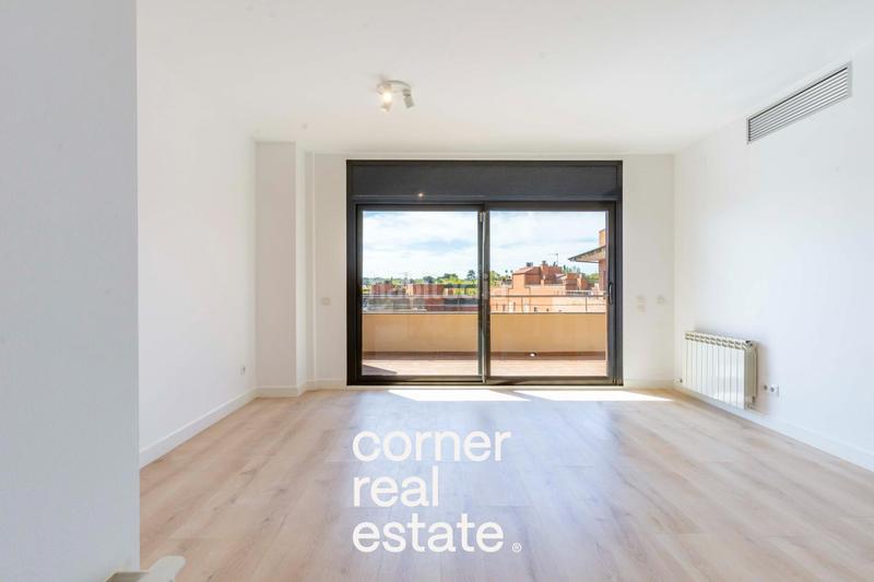 Foto 431728d1-8a4e-4cc1-9757-a976496c705a. Rent penthouse with heating parking pool in Parc Central Sant Cugat del Vallès