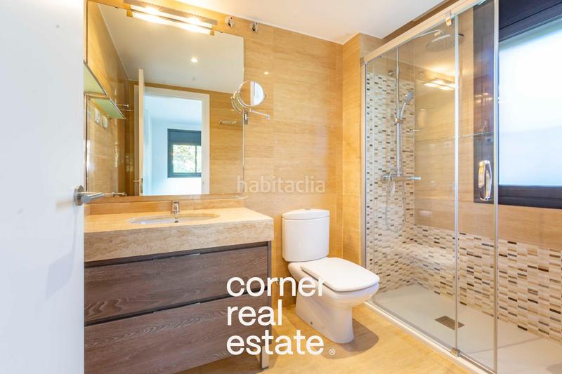 Foto 5b8f39cb-51f4-48e4-8f98-2deb31285f1a. Rent penthouse with heating parking pool in Parc Central Sant Cugat del Vallès