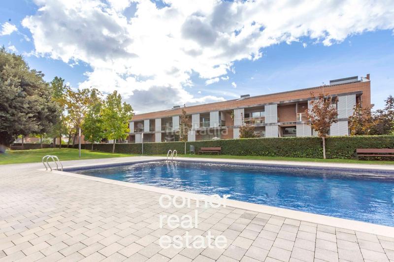 Foto 21f3c2e5-1516-4ec5-beed-006a79bef50c. Planta baixa amb calefacció aparcament piscina a Sant Cugat del Vallès