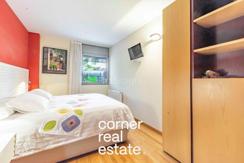 Foto 8effe454-57fd-4e8f-aaac-e18f6dfbf7fd. Planta baixa amb calefacció aparcament piscina a Sant Cugat del Vallès