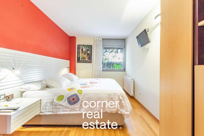 Foto ecffd08c-a18b-4673-9fb1-b5cec2d63ce2. Planta baixa amb calefacció aparcament piscina a Sant Cugat del Vallès