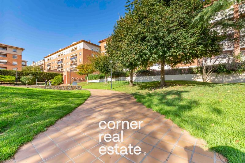 Foto de5b02e9-9329-4cec-8e49-6e9ae60ab2d1. Rez-de-chaussée avec chauffage parking piscine dans Sant Cugat del Vallès