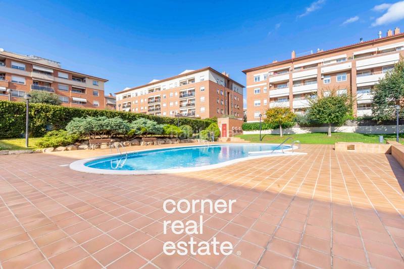 Foto e05d52f1-aeb1-46f5-ac37-2a45ac7b6de3. Rez-de-chaussée avec chauffage parking piscine dans Sant Cugat del Vallès