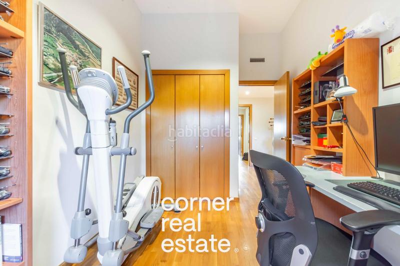 Foto 003e270f-c002-47b7-bdd4-4b13dcd467ee. Planta baixa amb calefacció aparcament piscina a Sant Cugat del Vallès