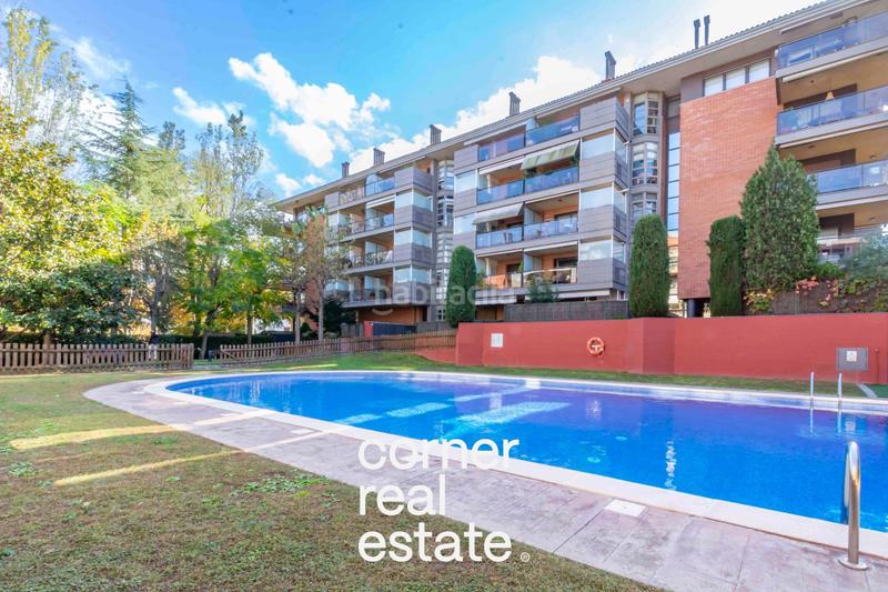 Foto 0656b875-df94-416c-ad9c-8634cc08a364. Planta baixa amb calefacció aparcament piscina a Sant Cugat del Vallès