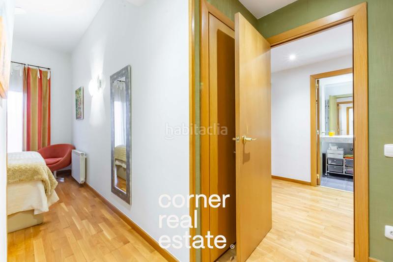 Foto 2d9eb4b9-fb1a-4752-9b21-ef73393cdae2. Planta baixa amb calefacció aparcament piscina a Sant Cugat del Vallès