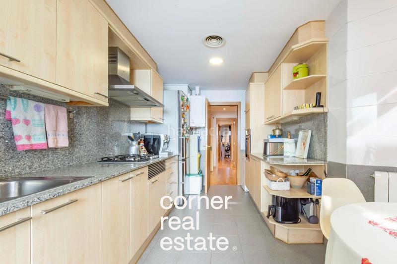 Foto 795a8c18-5d86-4594-9f24-f7f4740cb558. Planta baixa amb calefacció aparcament piscina a Sant Cugat del Vallès