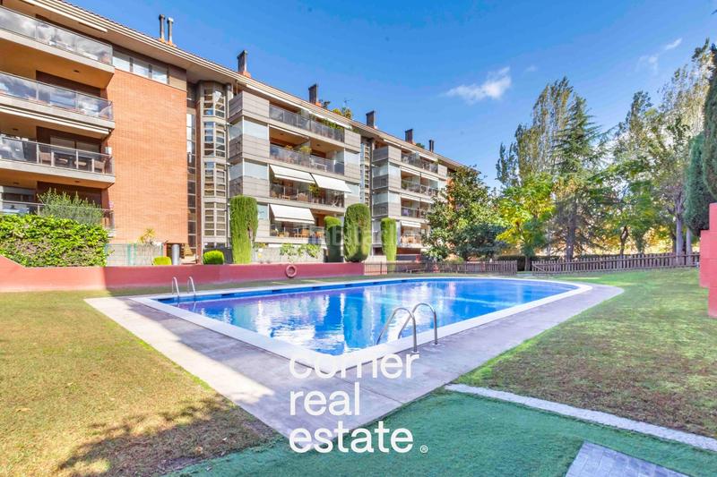 Foto 82795f6c-a6b2-42b8-aa56-302ef88bca18. Planta baixa amb calefacció aparcament piscina a Sant Cugat del Vallès