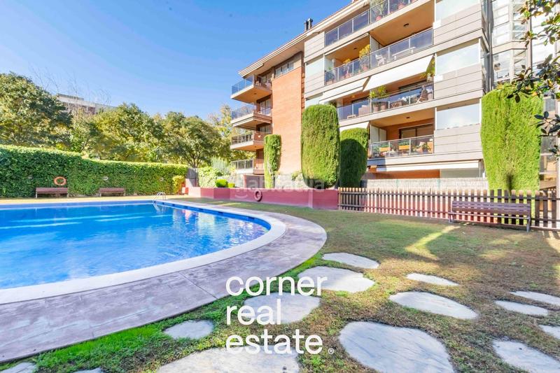 Foto a1fe008a-2cf1-45a7-b93c-4acc1df8a222. Planta baixa amb calefacció aparcament piscina a Sant Cugat del Vallès