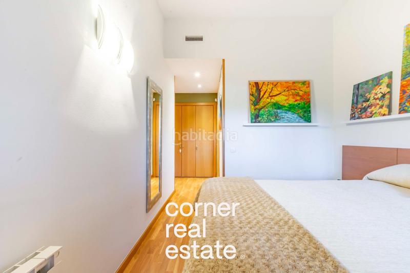 Foto a9fe8bf1-4115-464b-a98f-5bda8c8f5a15. Planta baixa amb calefacció aparcament piscina a Sant Cugat del Vallès