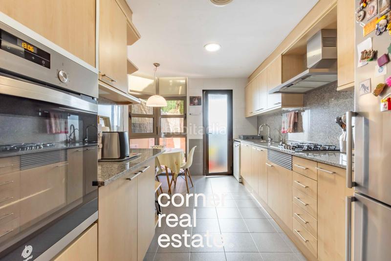 Foto e1a152b2-2023-49c5-b9b7-5565de8b7cd6. Planta baixa amb calefacció aparcament piscina a Sant Cugat del Vallès