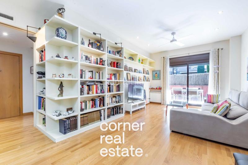 Foto fc2c5ae4-2db3-4b7b-bd40-32575d7ed10f. Planta baixa amb calefacció aparcament piscina a Sant Cugat del Vallès