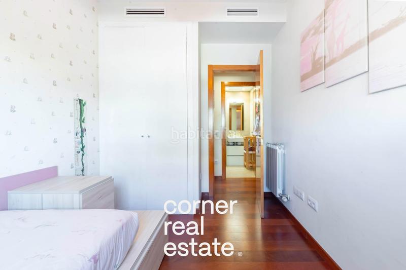 Foto 4b35dba3-d154-4298-92e3-d6dd0c23cc93. Pis amb calefacció aparcament piscina a Turó de Can Mates Sant Cugat del Vallès